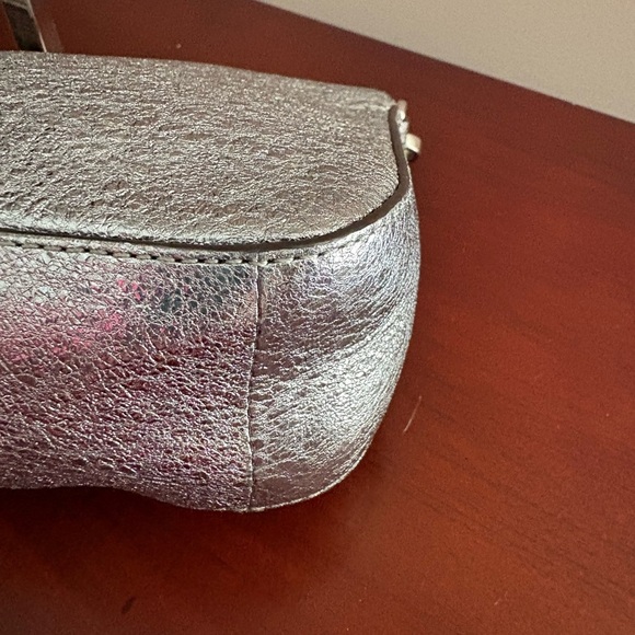 Michael Kors Jet Set Bag in Metallic Silver Leather - Picture 7 of 16